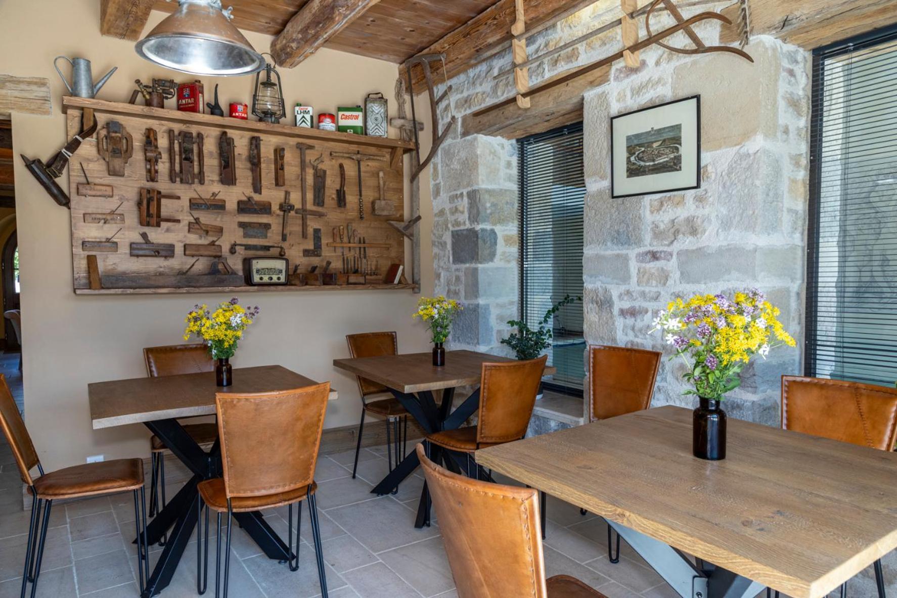 Bed and Breakfast Le Relais Des Deux Tours Brémondans Exterior foto