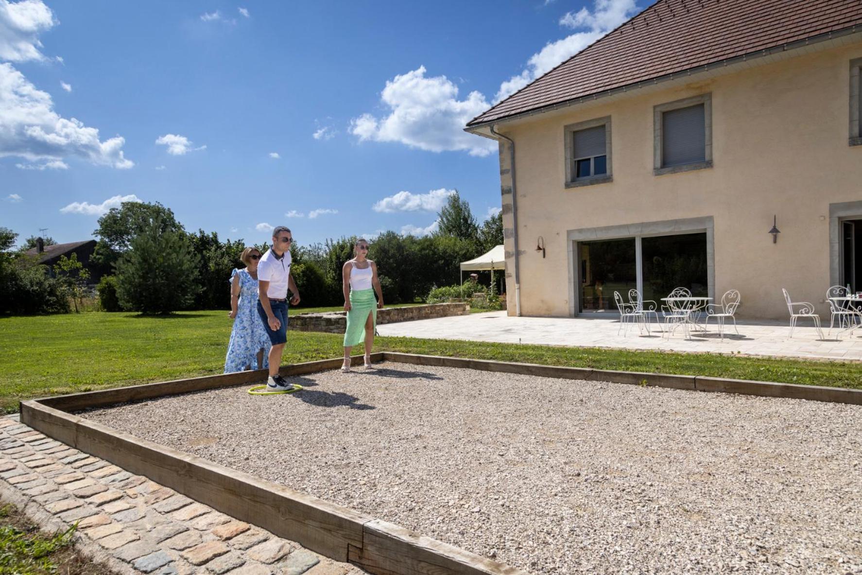 Bed and Breakfast Le Relais Des Deux Tours Brémondans Exterior foto