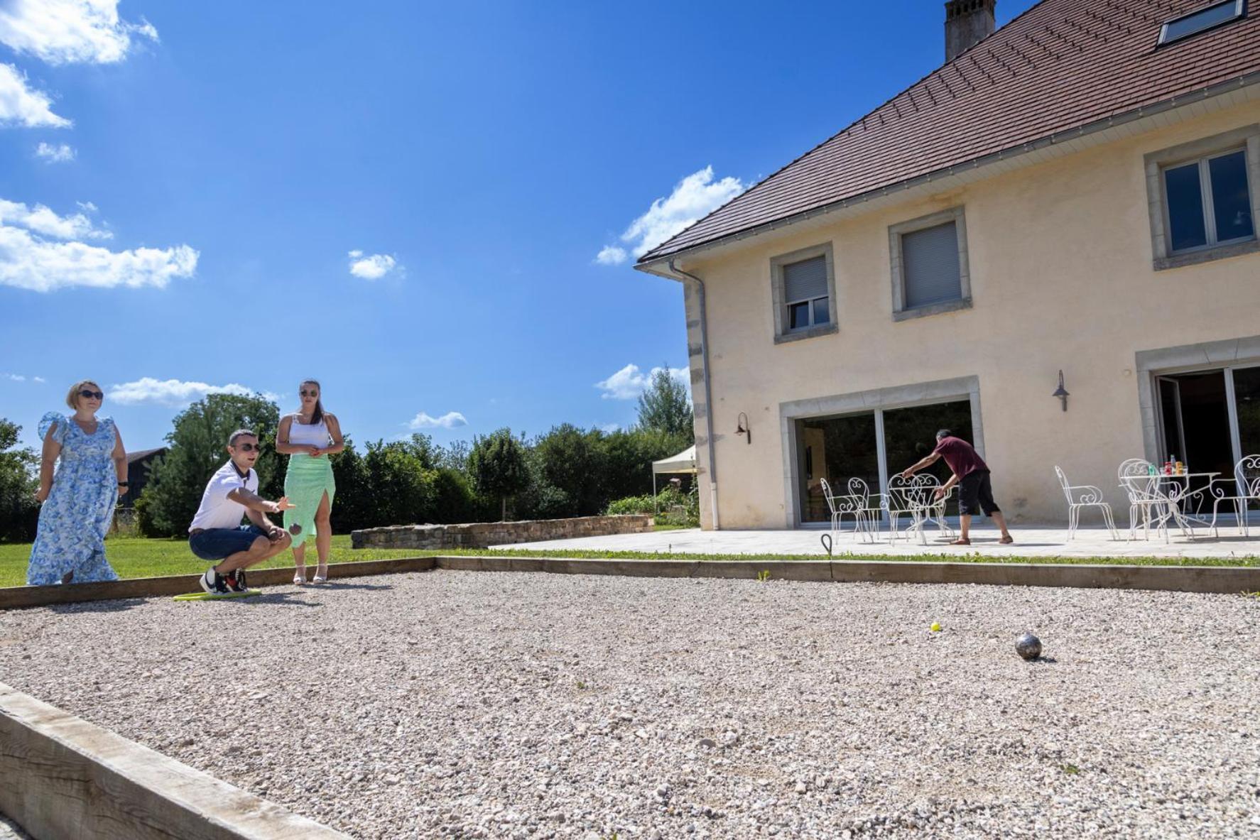 Bed and Breakfast Le Relais Des Deux Tours Brémondans Exterior foto